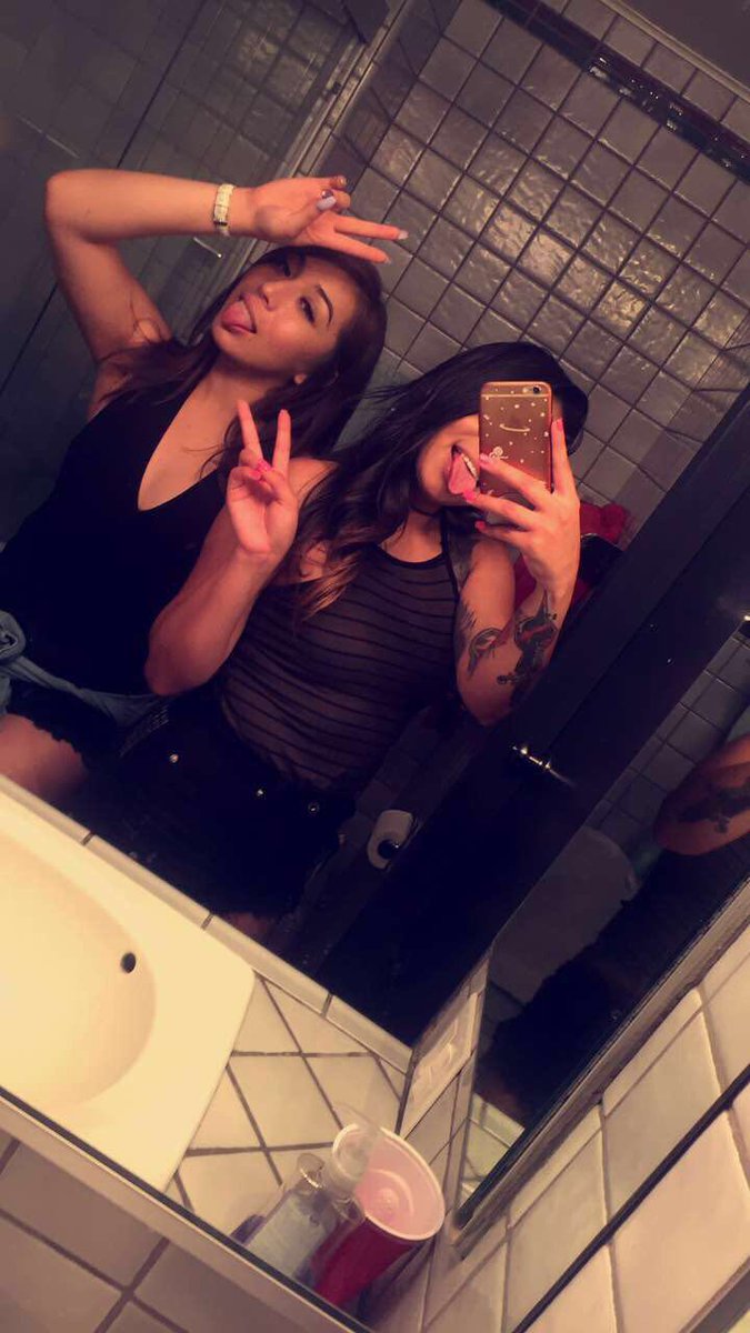edith0904's tweet photo. Happy birthday to the most raddest fucking chick ! I love you so much ! Biggest fucking wishes babe ! Today is your day ! @princesslupe11 💚😘 https://t.co/PSoKxs6WXO
