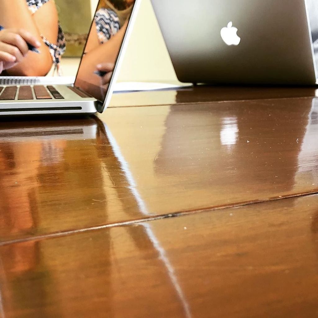 baker_marketing's tweet photo. Same #table that hosted Friday drinks is now #marketing planning central. https://t.co/zR7w2e1sJB