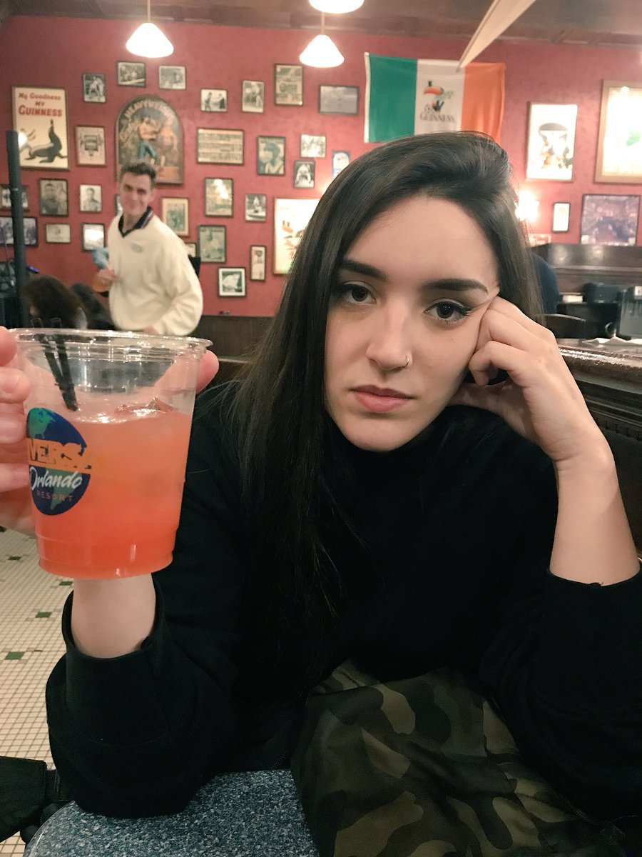 MicaSuarez12's tweet image. Con @barbarammzz estamos peleando hace media hora, ella dice que es naranja y yo que es rojo
RT si es naranja
MG si lo ves rojo
😌