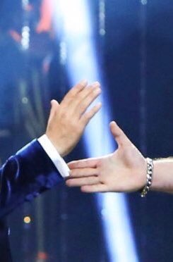 tarkan: oo naber ya
cem yılmaz: merhaba