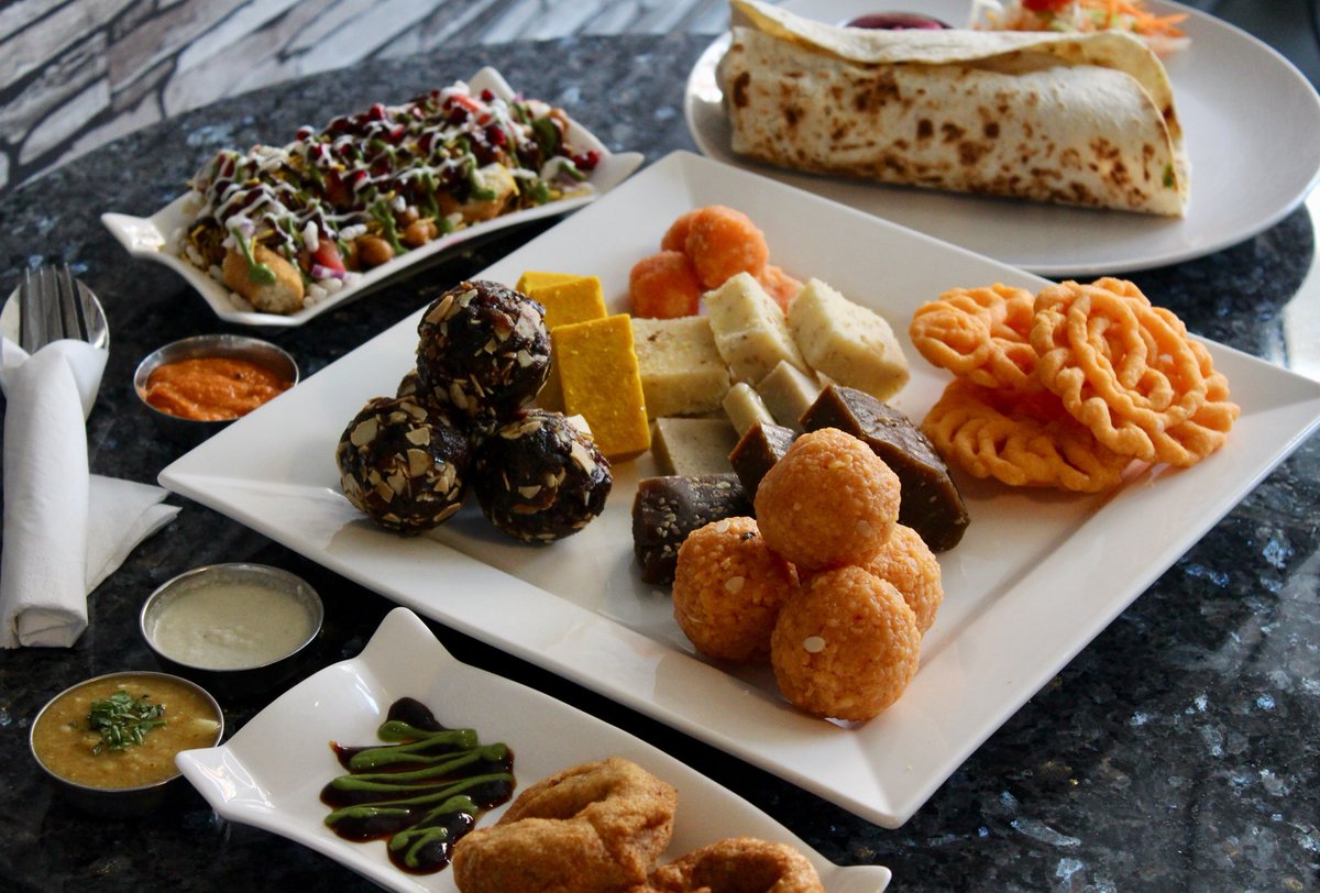 KeralaCoffee's tweet photo. #Indian #sweets #samosa #chaat #chickenwrap #Kerala #Leeds #yorkshire #uk #harrogate #wakefield #york #Eastgate #jelebi #ladoo #burfi #food #sweetooth #vada #pavbhaji #SouthIndian https://t.co/ol1DNOV47t