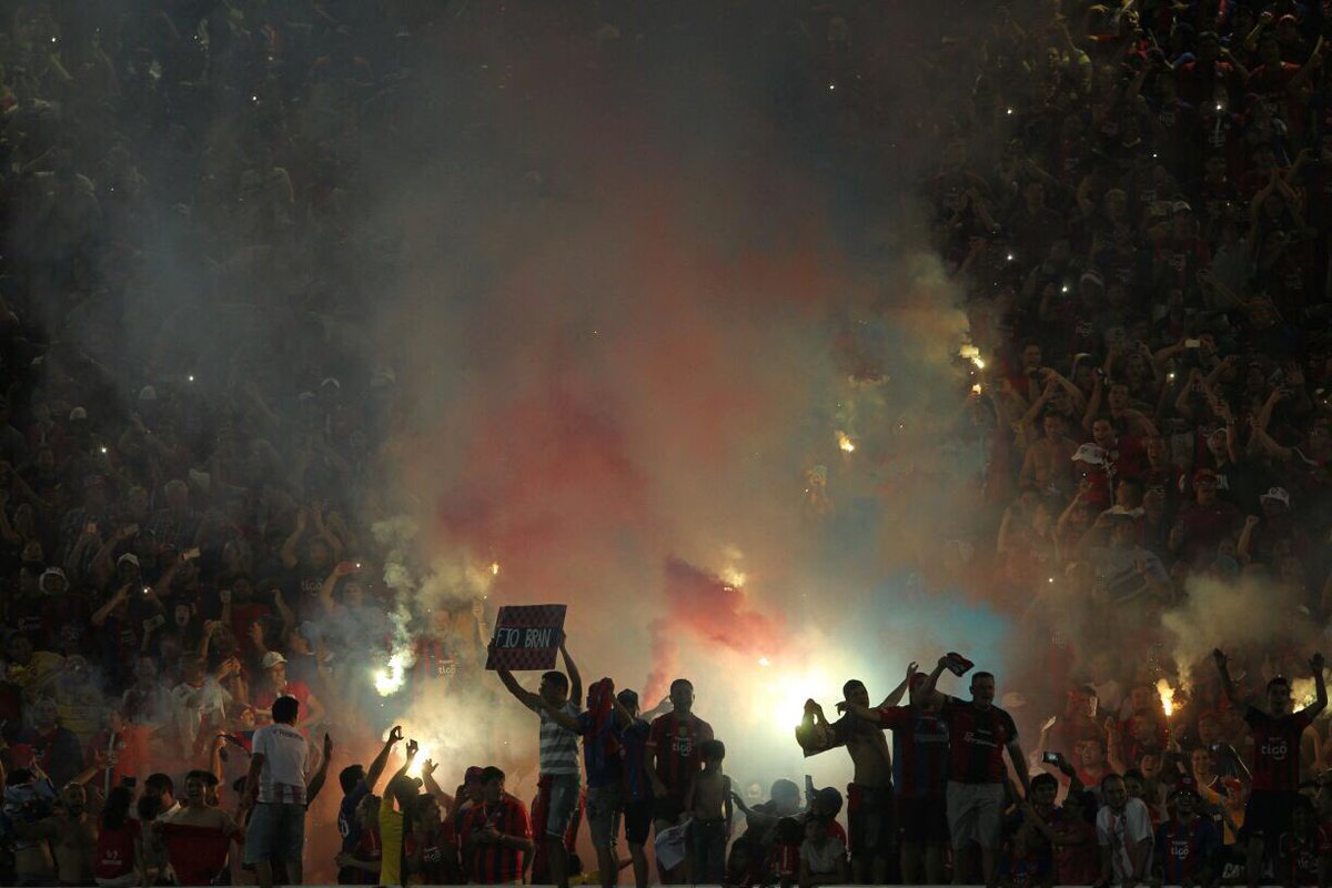 ABCDigital's tweet photo. ¡Cerro Porteño CAMPEÓN!

Desde ABC saludamos a todo el pueblo azulgrana. 

¡Salud! 

🔴🔵

🏆🥉🥈 https://t.co/GGIxulZL1F