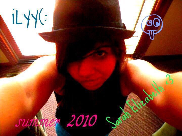 sarah_shit's tweet photo. All I want for Christmas is for this fedora and these edits to come back https://t.co/5CIUbv417h