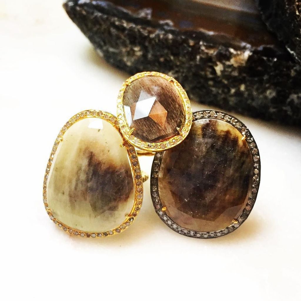 robindira's tweet photo. Yin and yang and in between....#robindiraunsworth #robindiraunsworth #robindiraunsworthjewelry #oneofakind #finejewelry #gold #sapphire #rosecut #diamonds #ringparty #rings #stacktothestars #handmadejewelry #mixedmetal #petaluma #love https://t.co/neAXflrCEz
