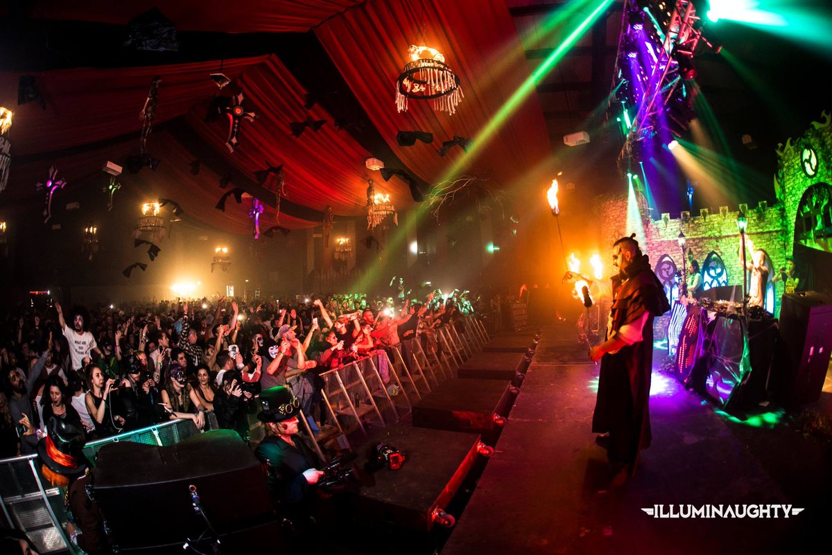 Filming with <a href="/illuminaughtyUK/">illumiNaughty</a>  Check out their website!! illuminaughty.co.uk