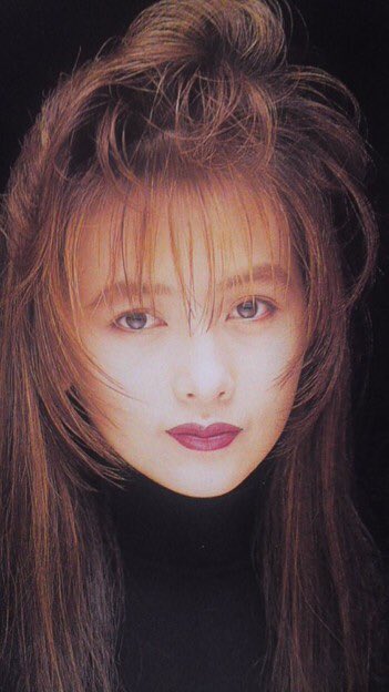 チキチキリャンリャン 最近若いのに前髪が昭和バブルにしてる子よく見かけるからその度に心の中で ふる Ww と思ってしまうのは私だけでしょうね 流行りっておもしろいね ケツカッチンjkと名付けよう T Co 1imcyqrggi Twitter