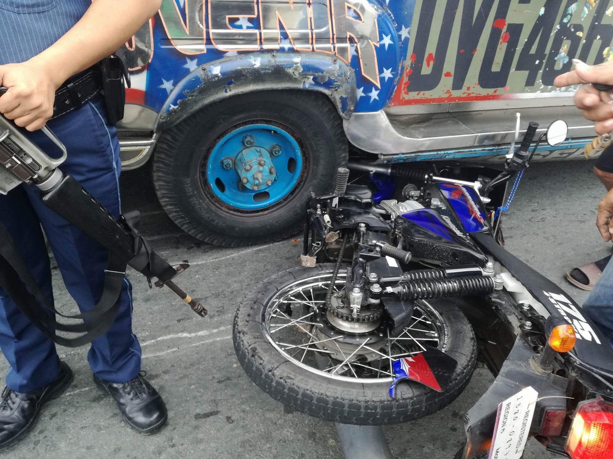 ascendanttroops's tweet photo. Vehicular accident involving jeep and mc location Marcos Highway before Cogeo gate 1  CTTO Adrian Ramirez @bayanmo @zhandercayabyab https://t.co/uIMZwfWlTz
