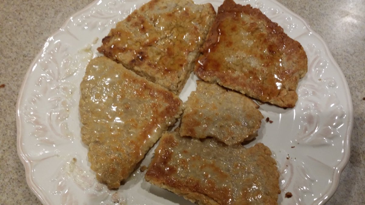 OutlanderC's tweet image. Hers and ours, we didn't have a cast iron pan, but they turned out great 😄😄