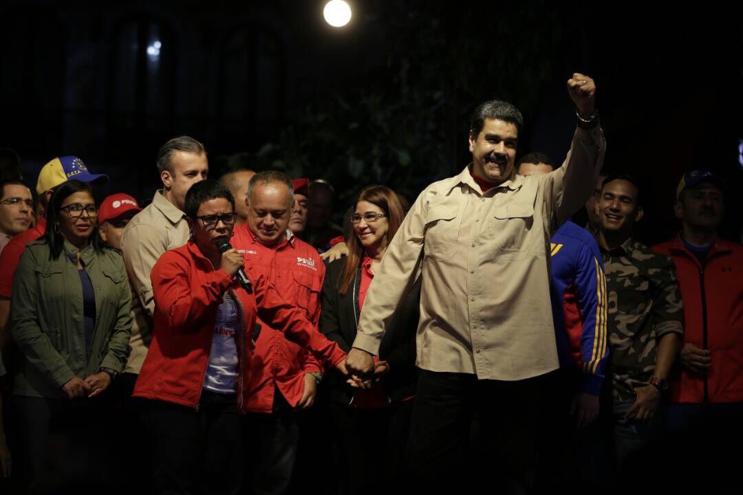 LailaTajeldine's tweet photo. De nuevo #Venezuela arrasó, #ElChavismoArraso ganando 300 de 335 alcaldías, el pueblo venezolano dijo a quienes tienen injerencia en el país #HandsOffVenezuela #VenezuelaLibreySoberana https://t.co/MExVPAwok7