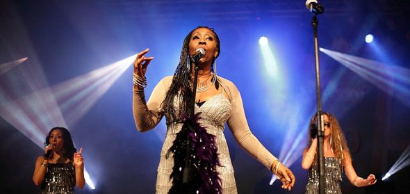 2017 хамгийн доргио, тэсэрсэн сүүлчийн шоу тоглолт @crocuseventhall -д болох гэж байна. Тоглолтонд та бидний сайн мэдэх #BoneyM хамтлаг хүрэлцэн ирнэ. ТАКС 250,000 төгрөг
Найзуудын Ёлкаар 
Назгай авцгаая! 
80044411, 80101144 утсаар захиалгаа өгөөрэй