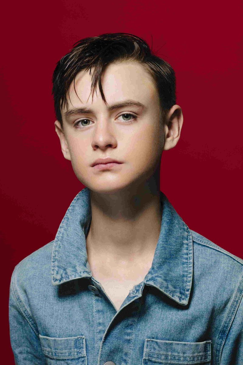 TuChannelKids's tweet photo. Fuentes revelan que @ASTOcomics ya busca al actor que interpretará al hermano menor de “Agent V” en DOTS. Quien te gustaría que tuviera el papel, Tenzing Trainor o Jaeden Lieberher? https://t.co/B7n5E93Vac