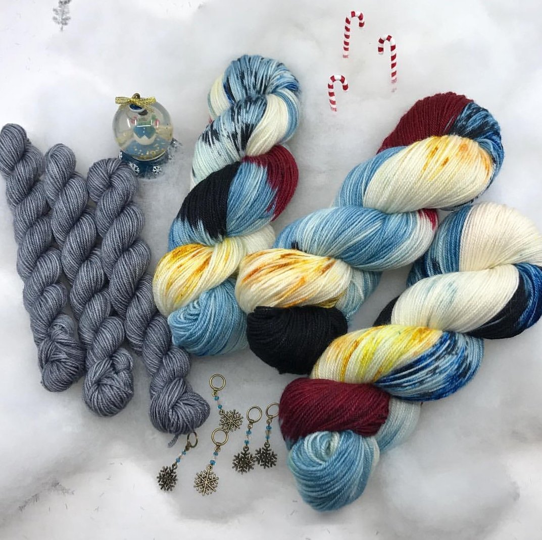 Day 10 brings us Frosty The Snowman! No holiday is complete without the movie, so neither is our kit! 2 options to choose from, with or without stitch markers, but both with a mini Top Hat Grey Skein! Find all 10 days so far here ancientartsfibre.com/12DaysOfChrist… #ancientartsyarn