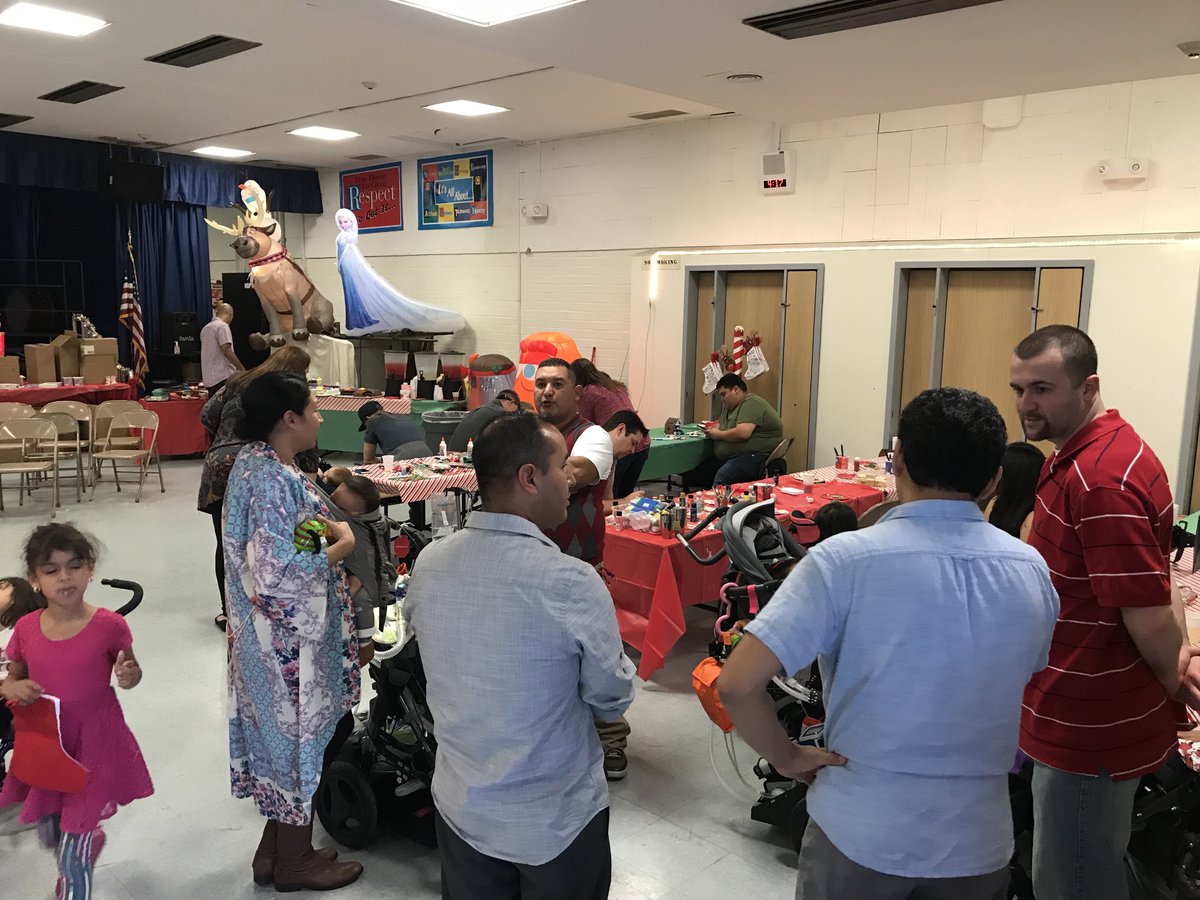 markparedes18's tweet photo. Thank you to Rickk and Autumn Montoya who put together a celebration for families with Spinal Muscular Atrophy today to bring joy and happiness in their lives today. https://t.co/e76ExfRb59