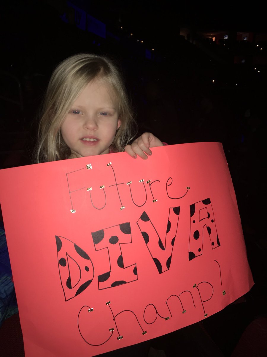 Jgarmon10's tweet photo. Challenge made at #WWELouisville @MsCharlotteWWE https://t.co/fcJnRWog4z