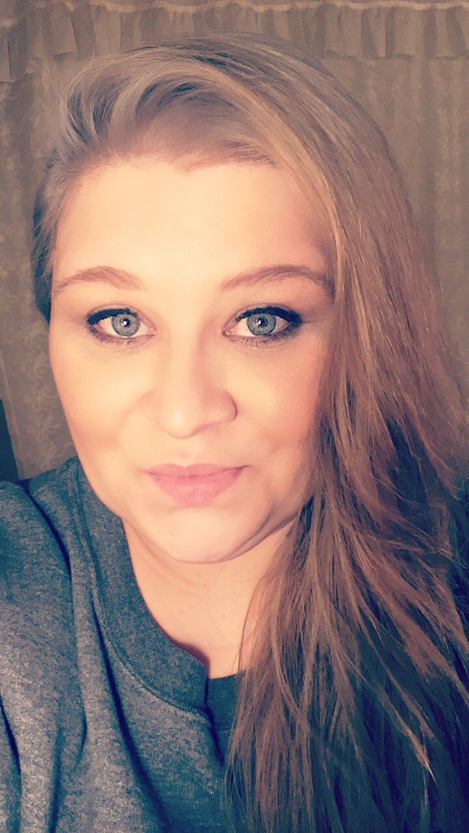 ThatGirlDonna's tweet photo. Almost a week later & I still canโt believe I went grey/silver blonde ๐๐ผโโ๏ธ
#Adventurous #HelloBlondie https://t.co/rNZxZ6Olnv