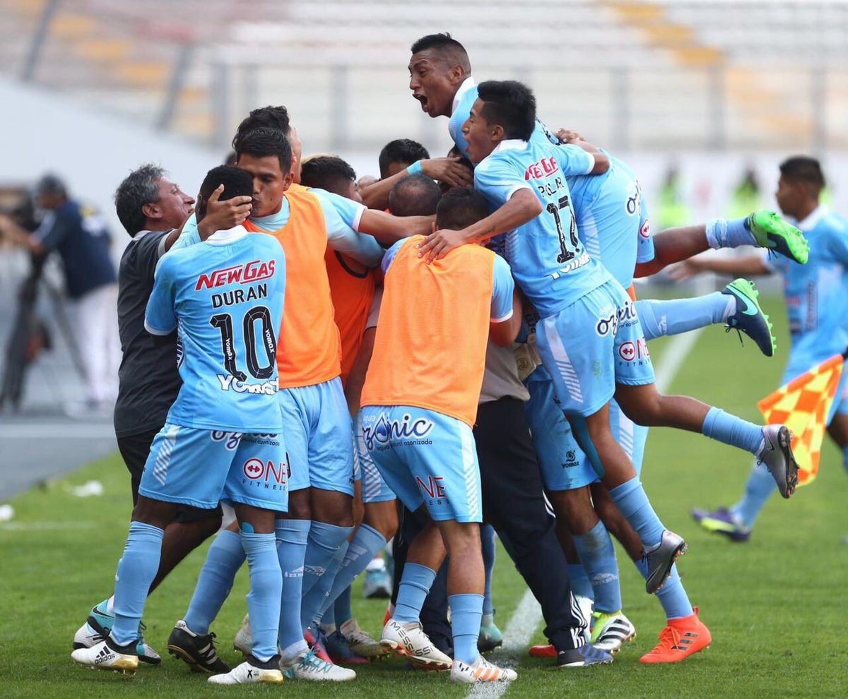 mundotvpe's tweet photo. Deportivo Binacional de Arequipa campeonó en la #CopaPeru2017 y jugará en primera división
https://t.co/a9WdO0K0Da https://t.co/v4nzEPLYKZ