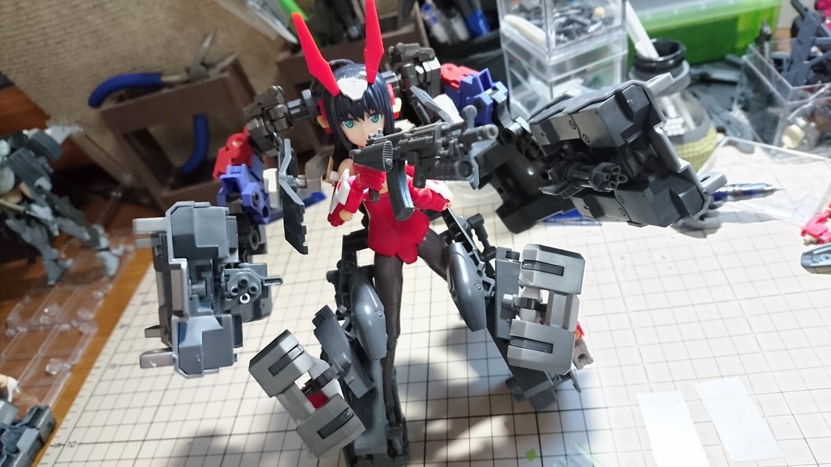 Linegod 大きい装甲が特徴のパワードスーツ作ってみました 装甲にはfagが搭乗無しでも戦えるように武装があり 拠点防衛等に配備してるイメージで作成しました 優先して人や重要物守る感じ フレームアームズ ガール ヘキサギア