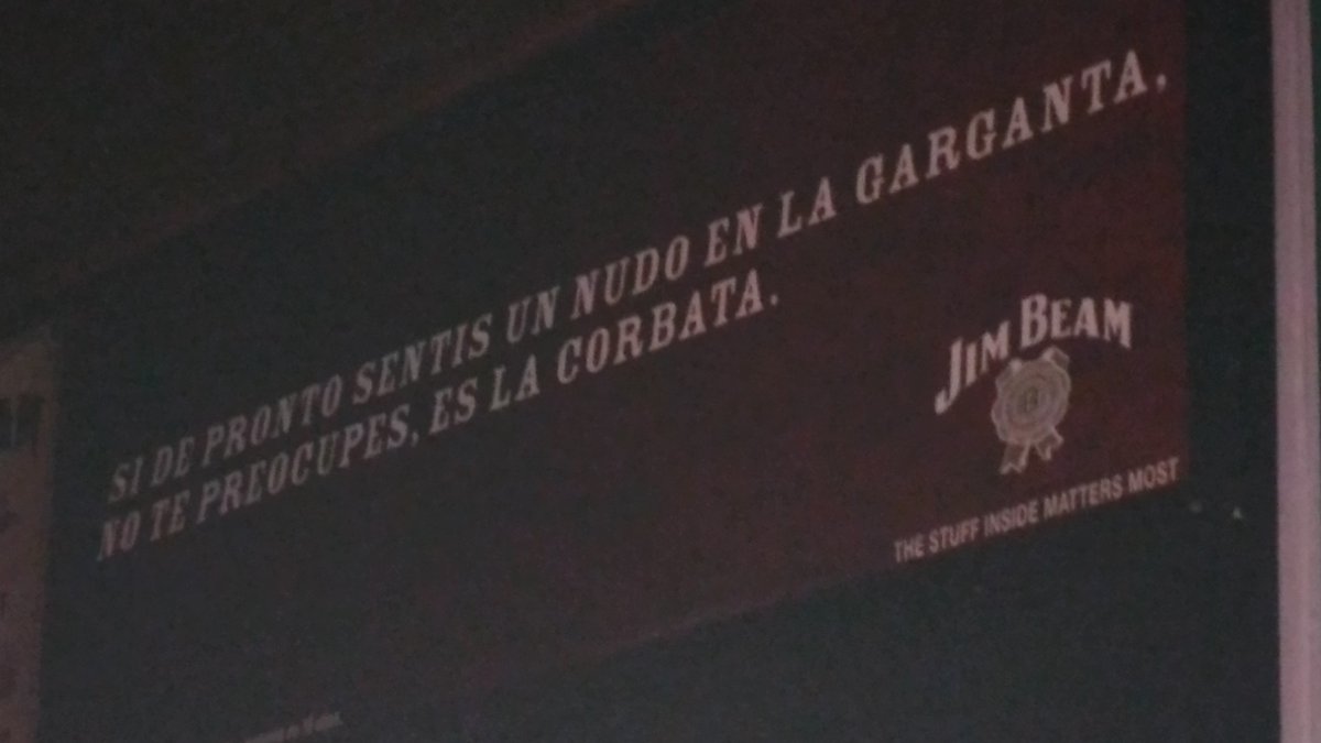 CerezaDelQueque's tweet photo. Se de pronto sentís un nudo en la garganta, no te preocupes. Es la corbata. 😈🙂 https://t.co/UeMdhI9zEb