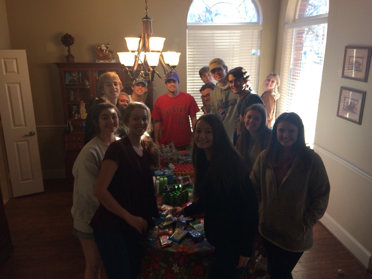 psaRimShakers's tweet photo. Some pictures from the annual Rimshakers packing party! Happy Hollidays! #rimnation https://t.co/TN2jKWtSBv