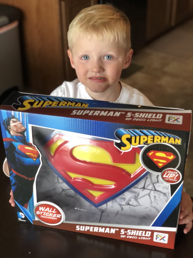 xxplumcrazeexx's tweet photo. Superman Shield @3DLightFX #3DLightFX AD https://t.co/3NOqQnXUeb #JustPlumCrazy #JPCHGG17 https://t.co/LeQhlVRpDY