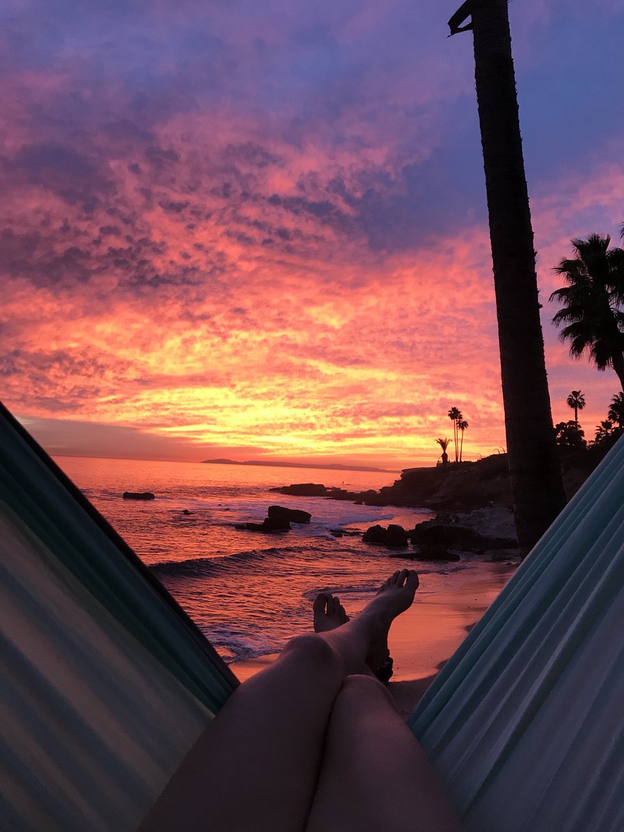 Kristina_Welch's tweet image. I just had the most insane sunset of my entire life. I’m kind of freaking out. This is zero edit.