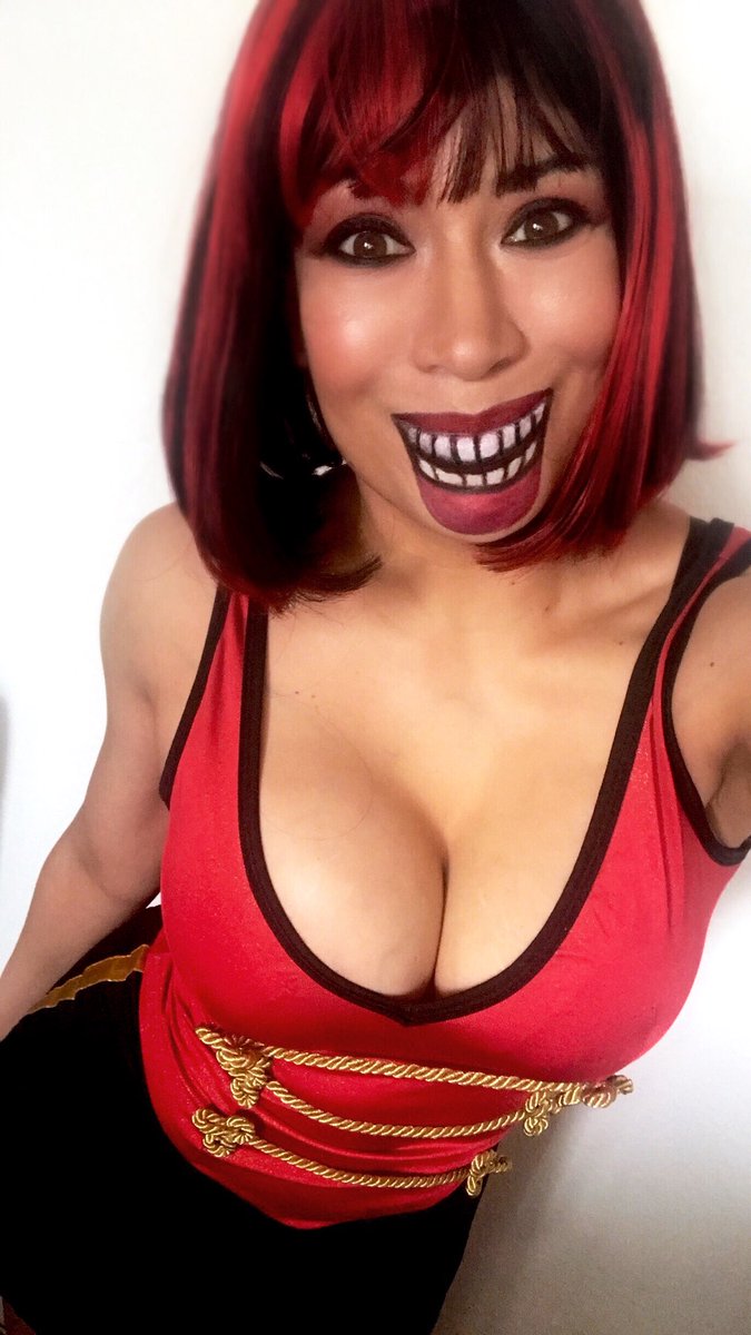 RealMelina's tweet photo. This is on my Snapchat &amp; Instagram stories but I had to share this on Twitter. I went from a Crazy Nutcracker to a regular one. Just for December. In January, I'm back to crazy! 😜💃🏻

💋 Happy Holidays!!!🎄 https://t.co/JJ2QBQo2aq