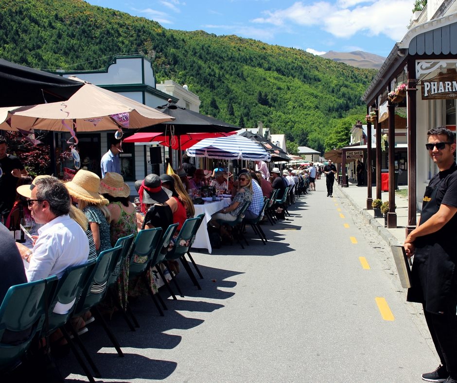 A great day was had by all at the @ArrowtownLongLunch on Dec 1st
Rabbit Rose was practically flowing down the street....