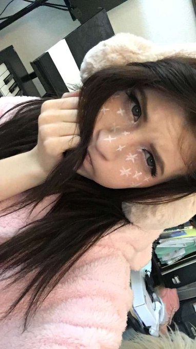 When you try to look cute but just end up looking lame 😂😂 I tried https://t.co/djHdprXzkA<a href="/tag/mvsales"class="tags"><span>#mvsales</span></a>