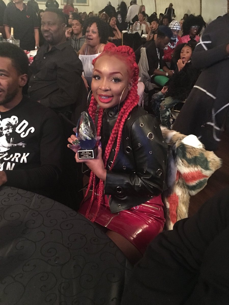 beudvdmagazine's tweet photo. Congrats to @ChellyTheMC #titanawards #NEBaby https://t.co/1yFE1hT0Pt