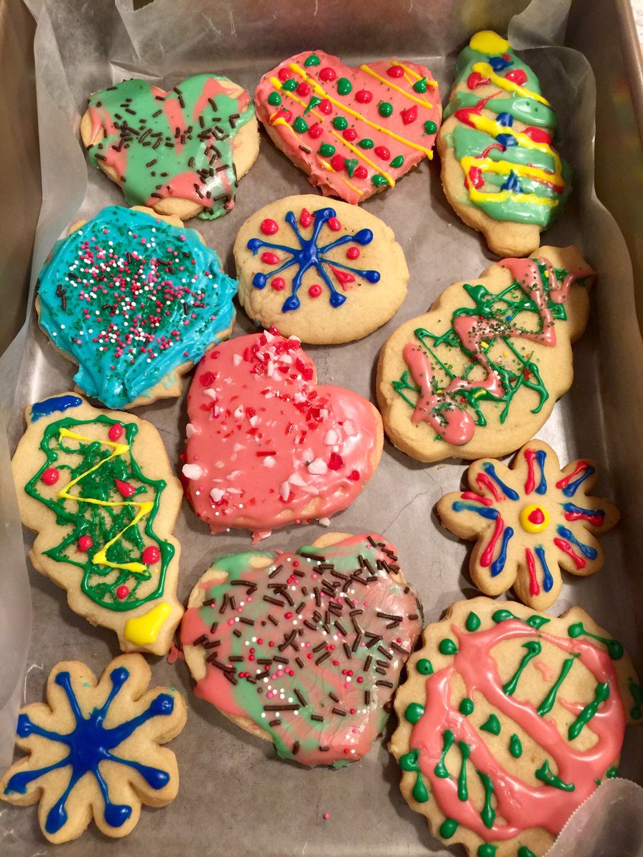 amberhinsley's tweet photo. A special treat awaits my #mpj2017 class tomorrow: My daughter and her friends made you cookies! https://t.co/nRZC7TtLI0