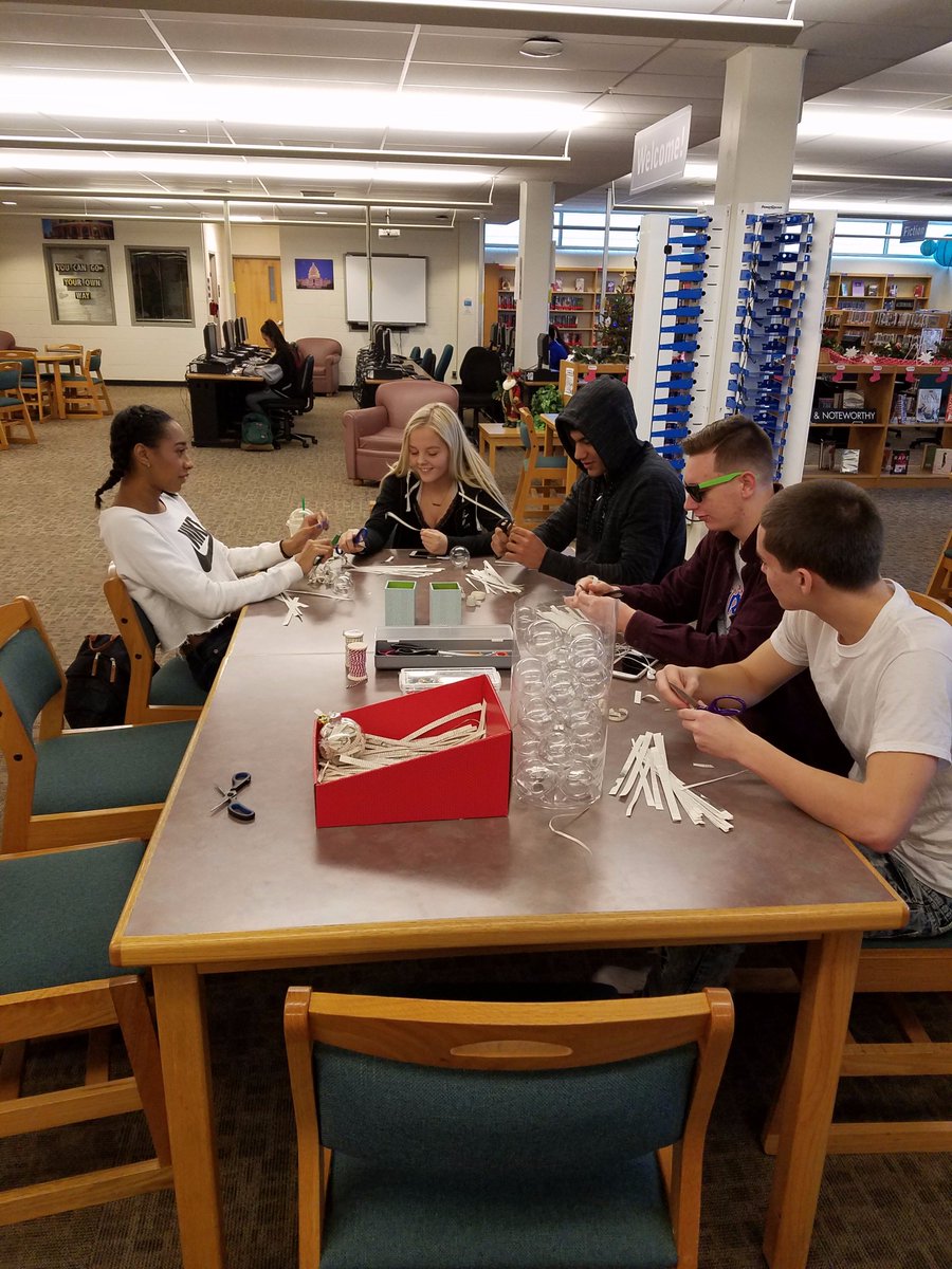 ochs_lmc's tweet photo. Ornament maker craft took place Friday in the 10-12 LMC. We were so busy we ran out of ornaments!! #popularproblems #lovingthelibrary https://t.co/iUbTjN05hb