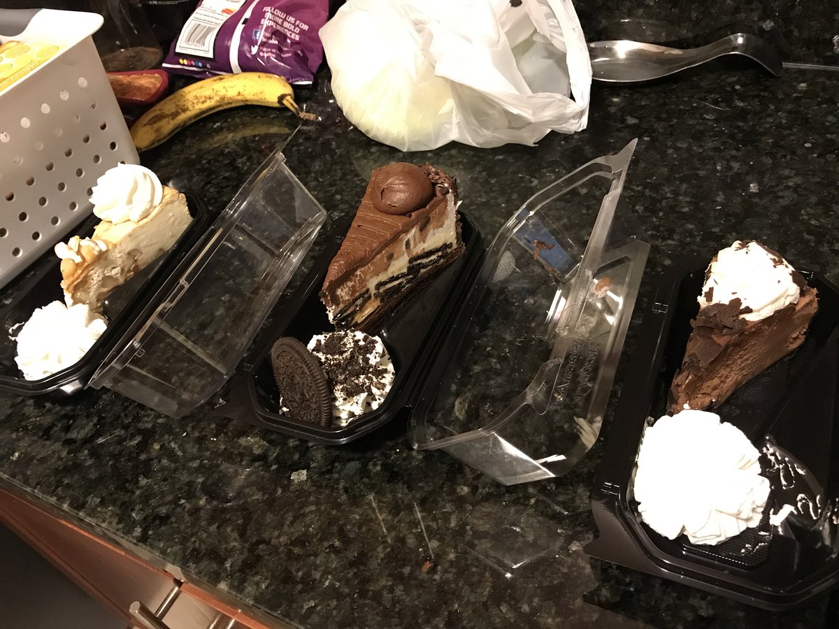 encore_chops's tweet photo. @Cheesecake Inconsistent slices, employees that ignore you &amp; roll their eyes. Loved coming here but Imma f with Costco now -#thinktwice #terribleservice #bridgewatercommons #nj #cheesecakemorelikecheesefake #cheesecakefactory https://t.co/zne6XZvu2b