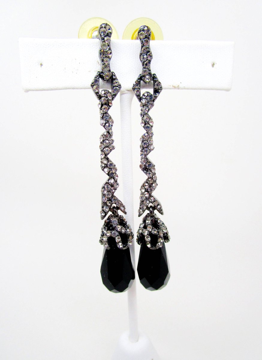sunnieyes's tweet photo. Excited to share the latest addition to my #etsy shop: Vintage Earrings Art Deco Jet Black Onyx Glass Lg Faceted Teardrop Crystal Rhinestones Diamante 3 3/4" High End Glamour Runway Statement https://t.co/GB2LOrNEEQ #jewelry #earrings #vintageartdeco #jetblackonyxglass https://t.co/pIq5QkSfXP
