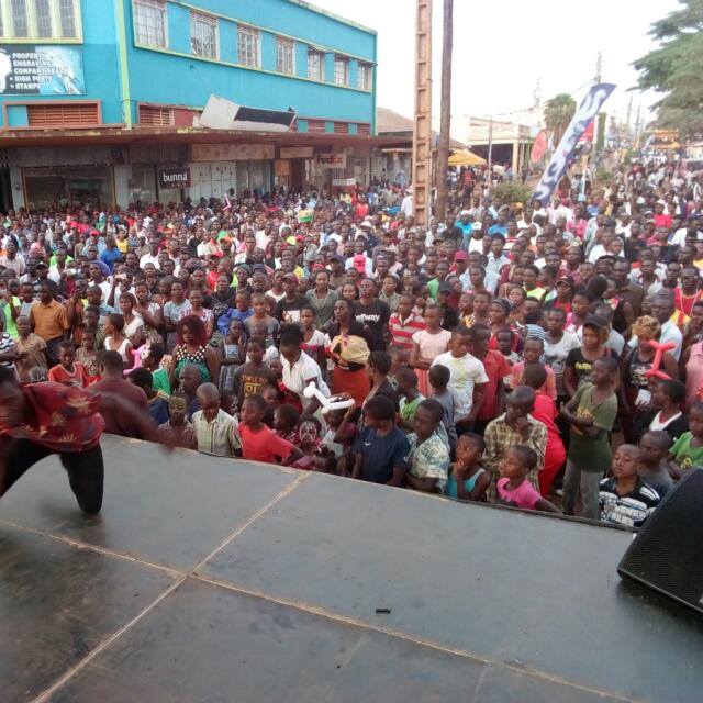 felixadvise's tweet photo. Still about the #jinjakiirafest17.. thanks guys.. you nailed the day @letaro_tours @nilehoteljinja @IsaacOdong4 @JinjaKiiraFest @JinjaKFest2017 @B2CEntUG @ssebofmug @PrintMartha @Estone_thinks @89Smartfm @BusogaOneFm @877babafm https://t.co/42YShZj1vy