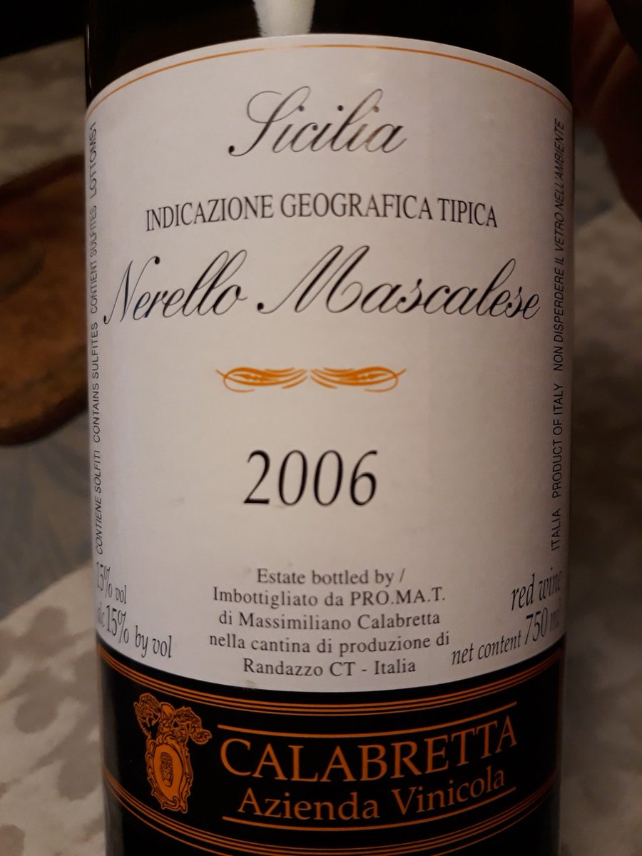 vinocondiviso's tweet photo. Il #nerellomascalese 2006 di #Calabretta: austerità ed energia dall' #Etna @burde @velierspa https://t.co/nih4vSIVlm https://t.co/8t80wuYTLy