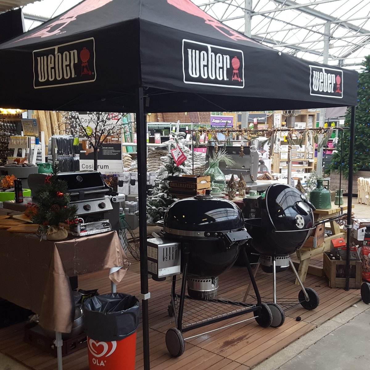 mastersofgrill's tweet image. Afgelopen zaterdag een mooie #BBQ #demo gegeven bij @lifeandgarden in #Hulst.. Opkomst en sfeer was geweldig!! #webergrill #moinkballs #zalm #gamba #rollade #buikspek #december