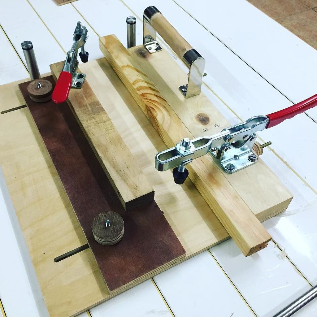 Perm_Objects's tweet image. Coping sled complete. (Almost; Need to get the acrylic dust shroud on). Hope to use this a lot to make mortises and in general safe passes on the router table #garageworkshop #shopsafety #copingsled #customfurniturebangalore #woodworking #customfurniture ift.tt/2ye2v6M