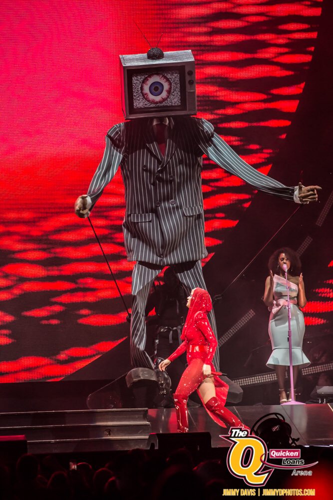 RocketArena's tweet photo. Turn it up, keep it on repeat 💥🔥@katyperry has us Chained to the Rhythm! #LiveAtTheQ 📸: @JimmyDPhotos https://t.co/uJrT9QpJgG
