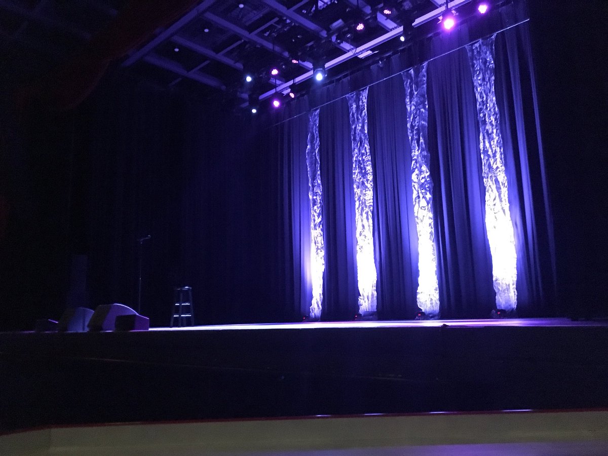 Excited to see <a href="/birbigs/">Mike Birbiglia</a> at the <a href="/ThePageantSTL/">The Pageant</a> tonight.  It’s showtime.