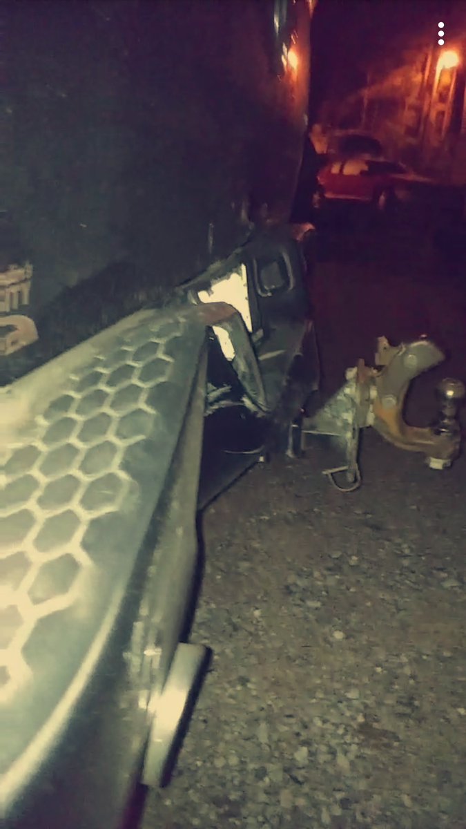 mcoop25012501's tweet photo. How Was Your Saturday? ๐ 2006 F350 On a 4" lift & On 35s Doing About 35mph Straight Into Me.. #HeSentIt #AndACheckToo ๐ฐ #IssaNotOk #PintleHitchSavedTheDay https://t.co/X8JmMxOFuu