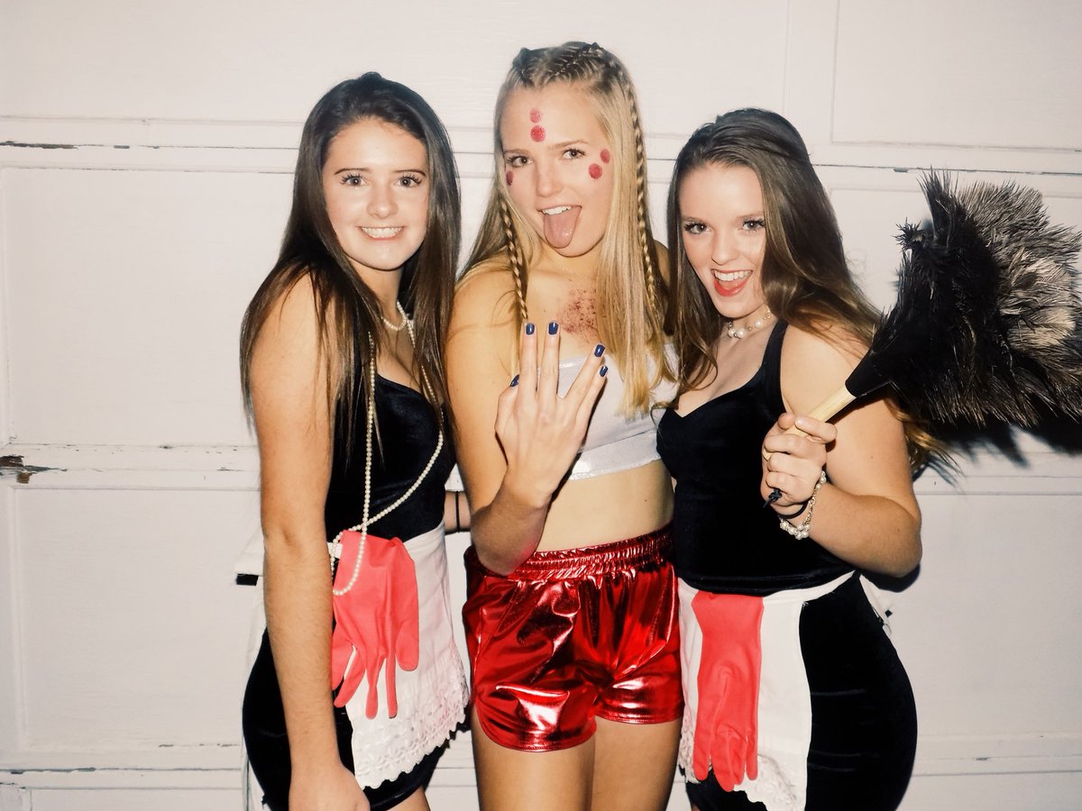 WhittierAnna's tweet photo. Happy 18th crazy lady🎉🎉🎉 @KMidroy https://t.co/gjCn5HVb6G