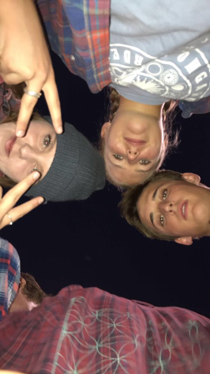 WhittierAnna's tweet photo. Happy 18th crazy lady🎉🎉🎉 @KMidroy https://t.co/gjCn5HVb6G