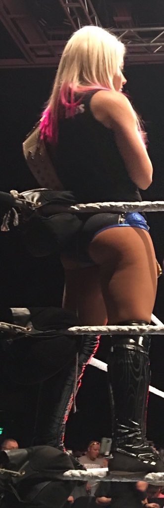 BigShambowski's tweet photo. Some people don't seem to understand what the definition of "thick" is. Sasha is skinny, Nia's just big, Naomi just has a big ass. The only girl in WWE I can think of that fits the definition of "thick" is Alexa. https://t.co/WXOkjWbZX5