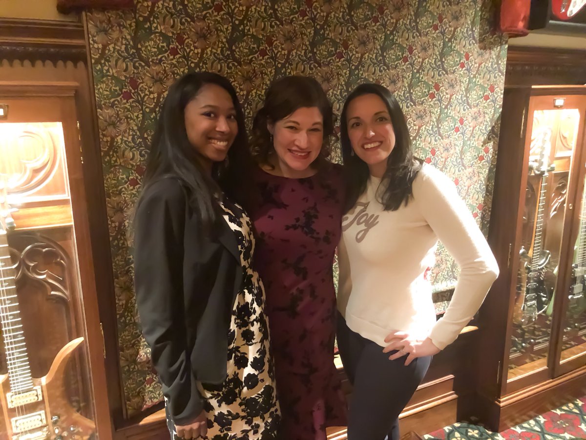 JLeavitt13's tweet photo. @msTSheppard @MrsAC_11 #1stcommand love these ladies https://t.co/DuTnCQDofq