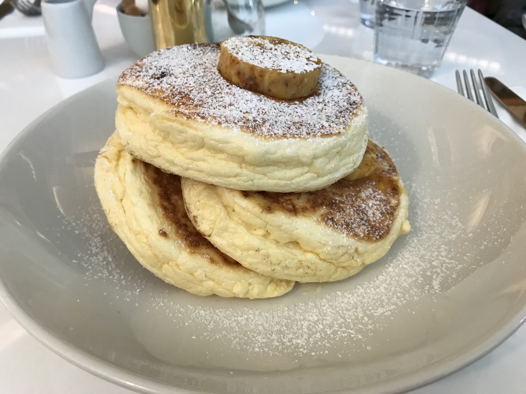 すみ みぃ Billsのパンケーキめっちゃボリュームあって美味しい 天神に来て良かった T Co Lr09dhjdod Twitter