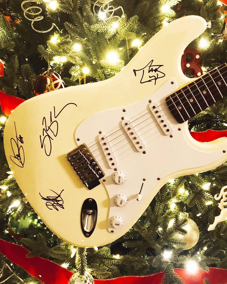 newchumsband's tweet photo. It’s a CHRISTMAS MIRACLE! This guitar SIGNED by all the Chums can be yours for FREE! Read our FB post here to see how to make it happen: https://t.co/D50vQ4hQ3g https://t.co/mSxc5JSk8s