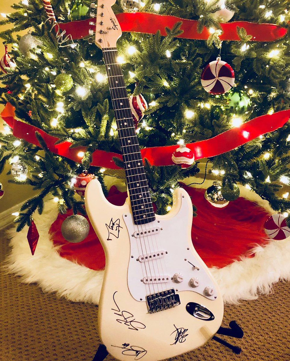 newchumsband's tweet photo. It’s a CHRISTMAS MIRACLE! This guitar SIGNED by all the Chums can be yours for FREE! Read our FB post here to see how to make it happen: https://t.co/D50vQ4hQ3g https://t.co/mSxc5JSk8s