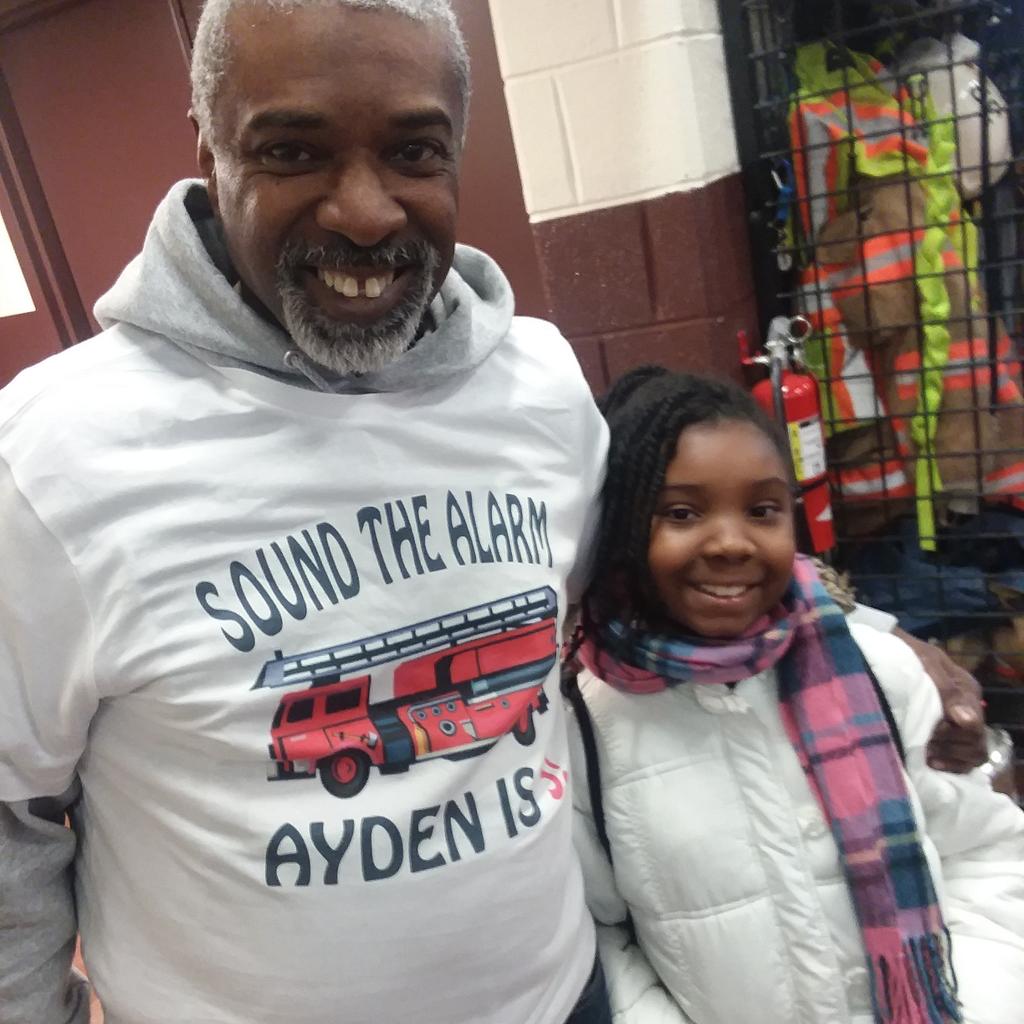 Agent363's tweet image. Brianna and Grandfather 12,10,17