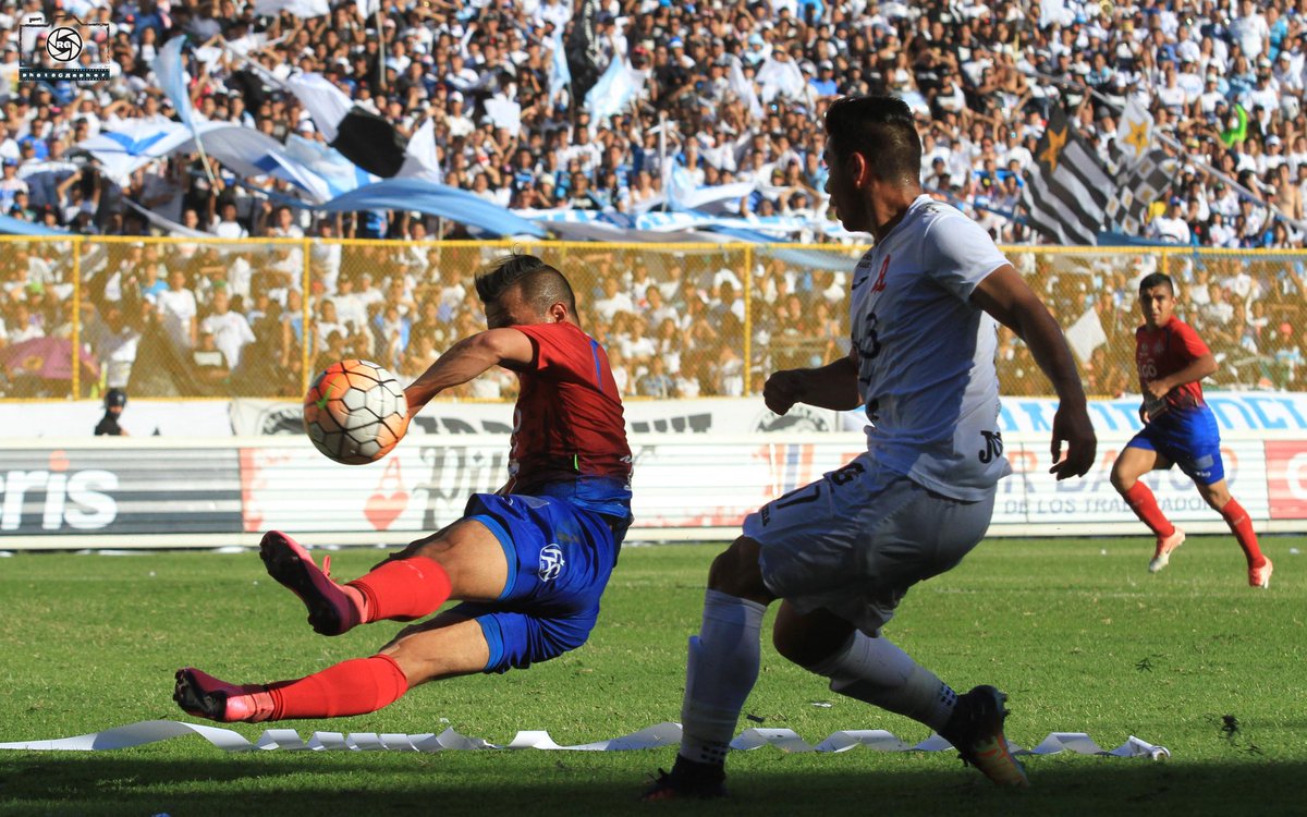 LMF_Magazine's tweet photo. #LMFSemifinal | #ALIvFAS
[ FOTO 📷 ] Mano de @Jorge_Moran7 de @CDeportivoFAS en el area que no pito el arbitro central #VicenteRuuz ¡CLARO PENAL! https://t.co/A8SoGJP0Ad
