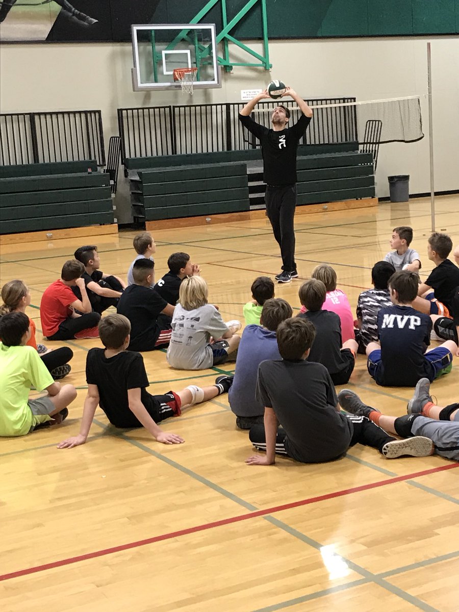 ElementVC's tweet photo. Last Try-Out day complete and another amazing session of Train and Play for our grade 6 &amp; 7’s tonight! Good luck to all our Element Teams! #EVC https://t.co/Y4zs6uvJB2